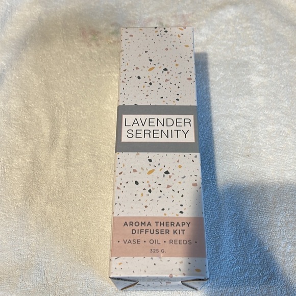 COPY - Lavender serenity aromatherapy diffuser kit new in box - Picture 2 of 5